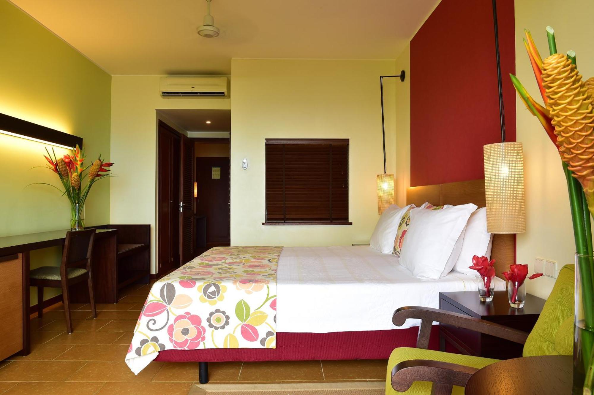 Quarto Duplo com Vista Jardim