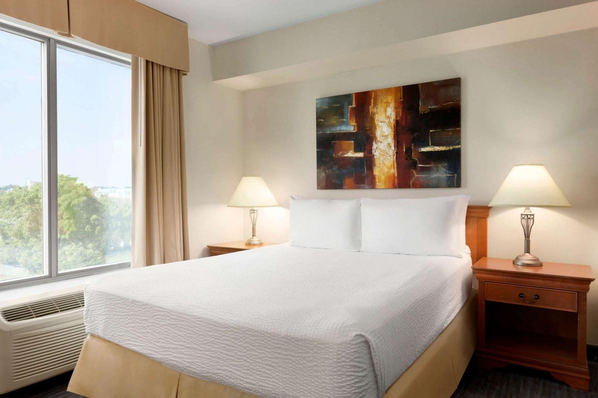 Deluxe King Room Disability Access