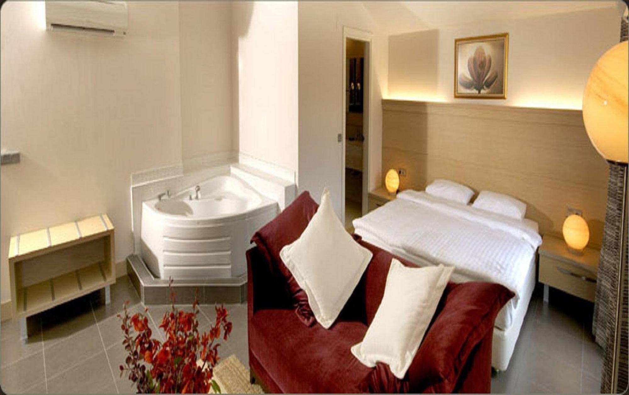 Deluxe Double Room,1209993397:JPEG