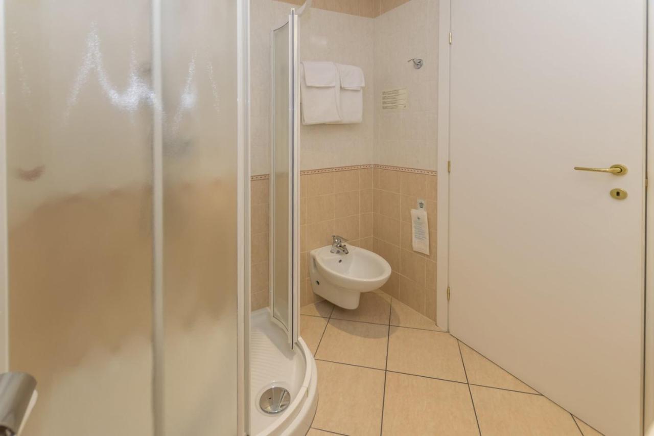 Double or Twin Room,846353426:JPEG