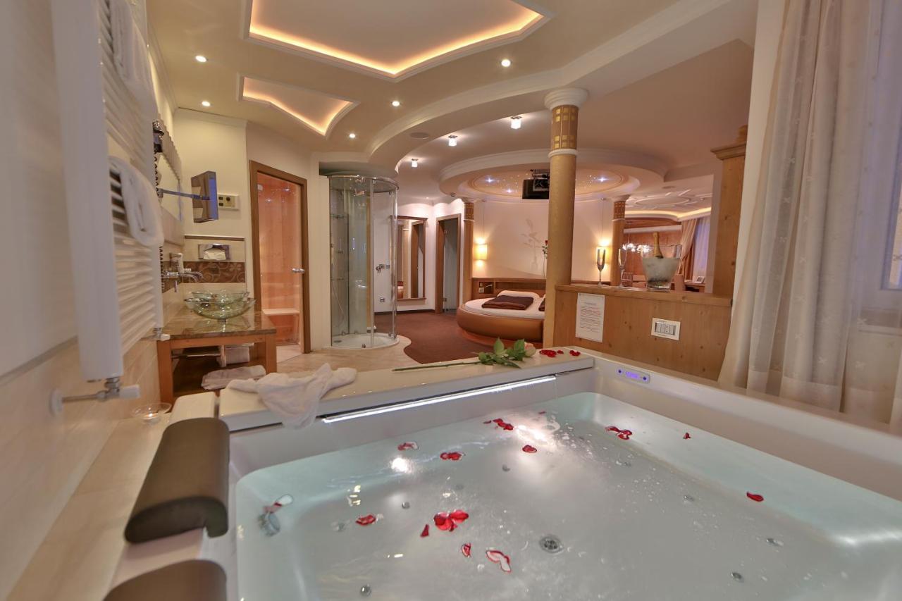 Queen Suite Spa Bath