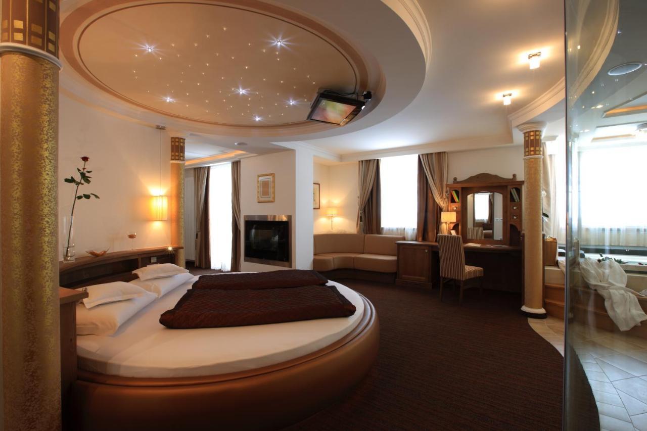 Queen Suite Spa Bath