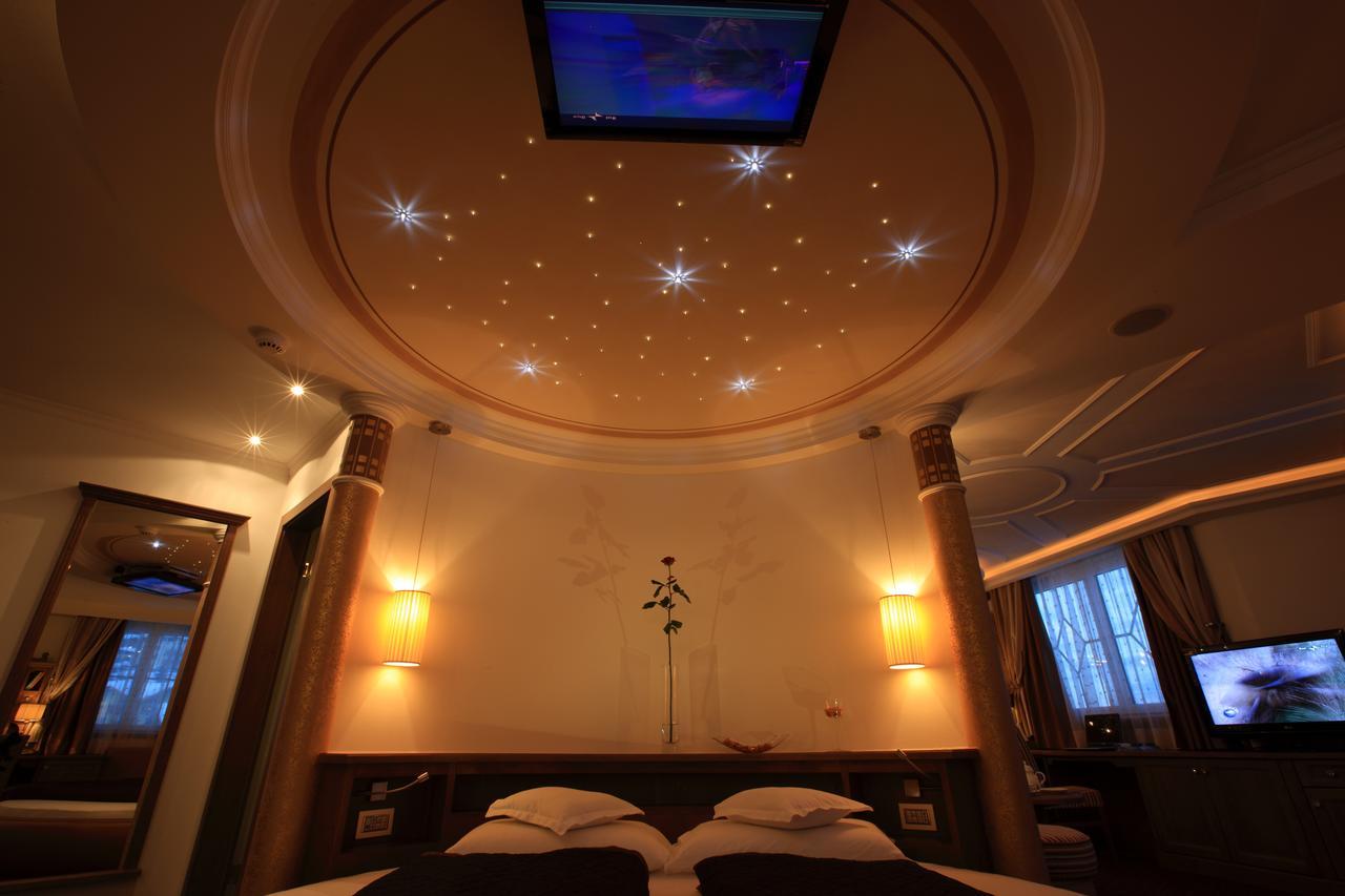 Queen Suite Spa Bath