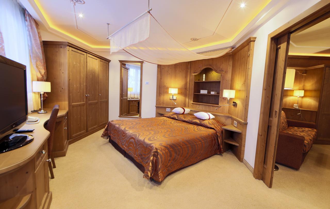 Deluxe King Suite