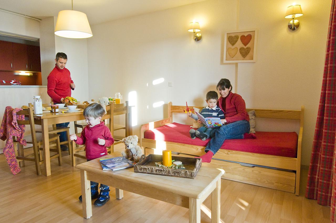 Two-Bedroom Apartment Alcove,696828930:JPEG