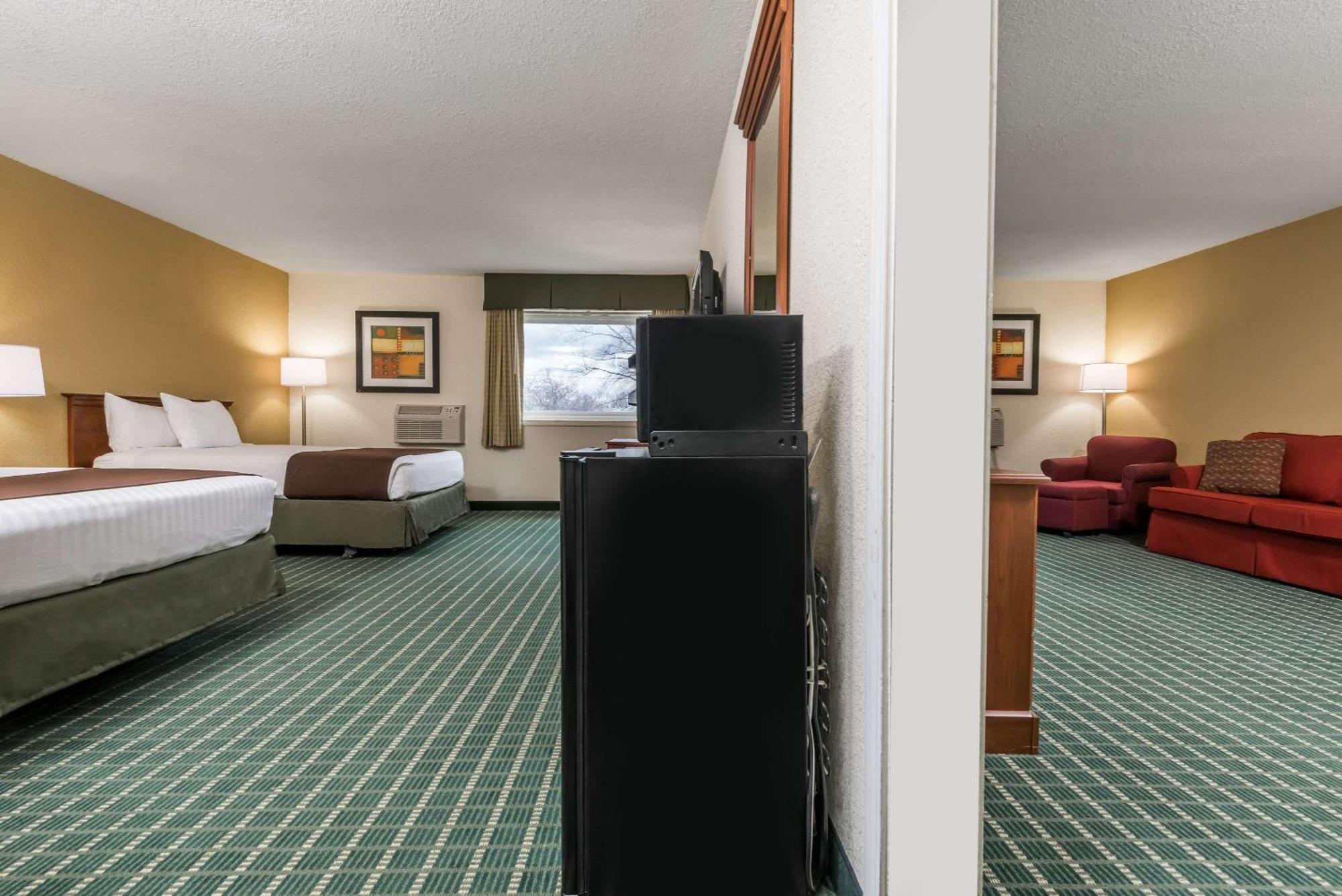 One-Bedroom Suite with 2 Double Beds - Non-Smoking
