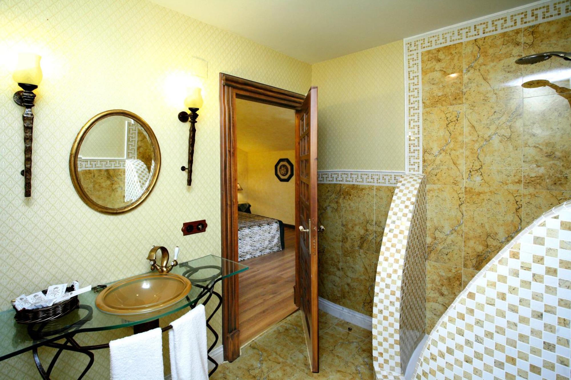 Double or Twin Room Cellar