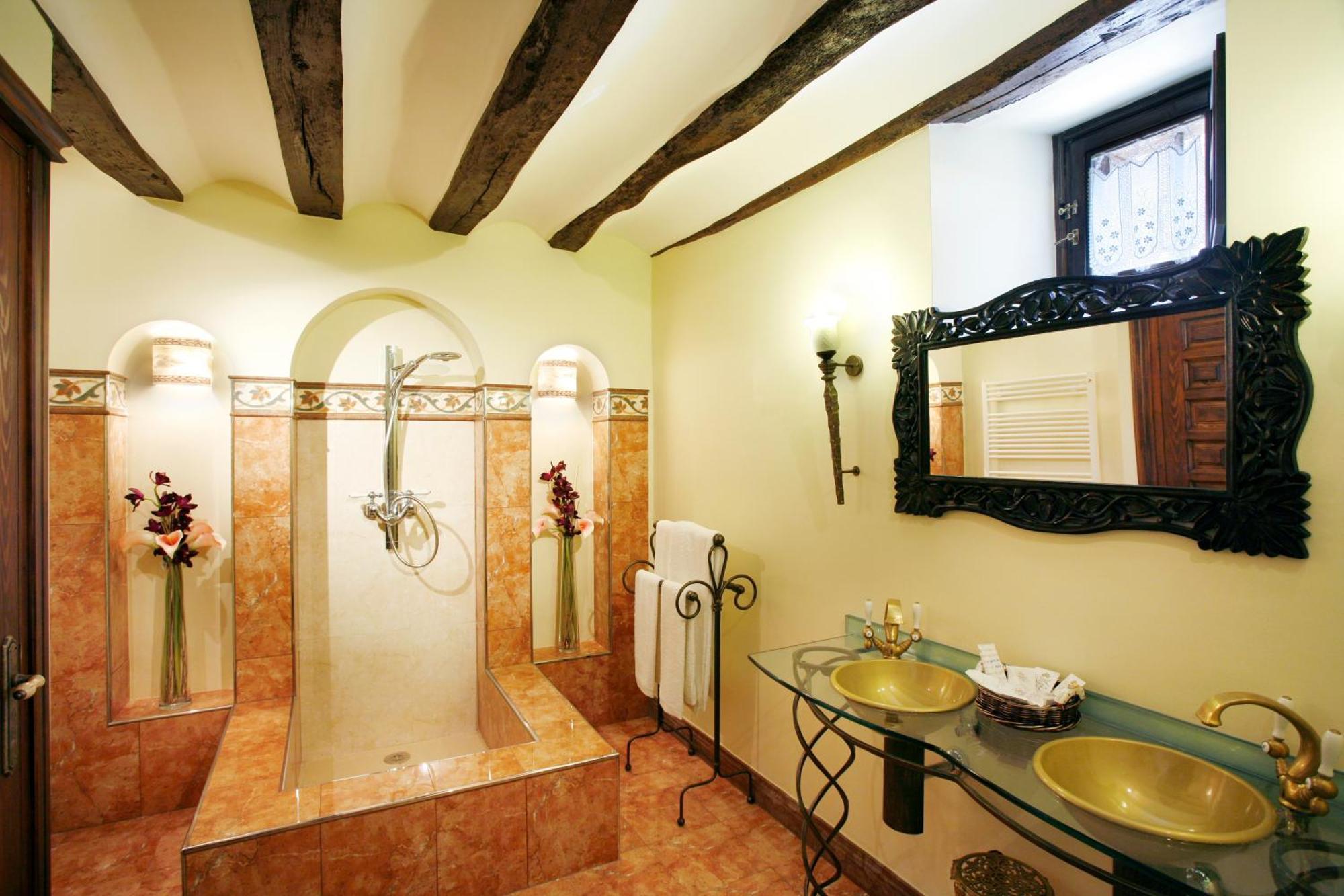 Double or Twin Room Cellar