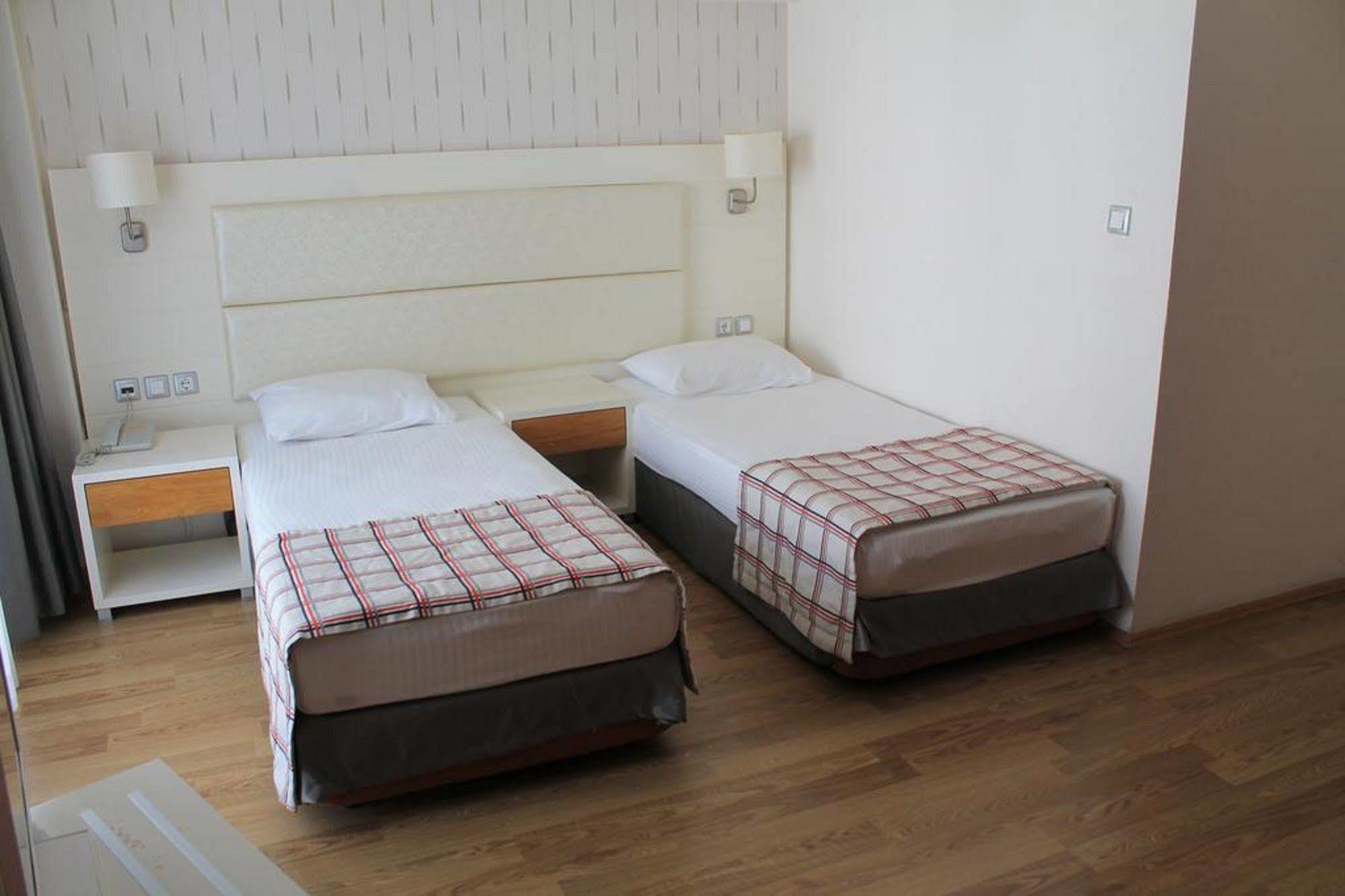 Standard Room,704246683:JPEG