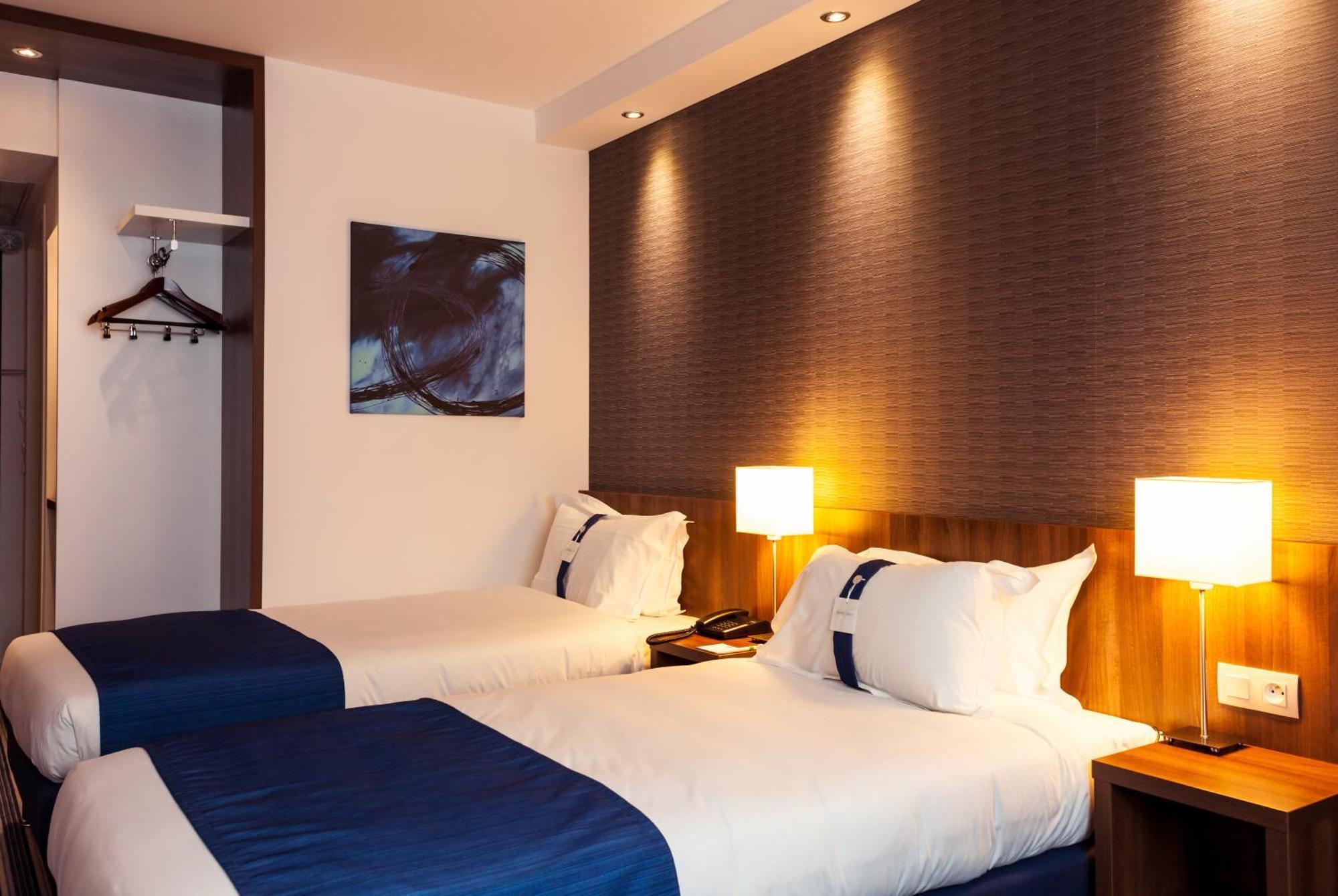 Standard Room,704619622:JPEG