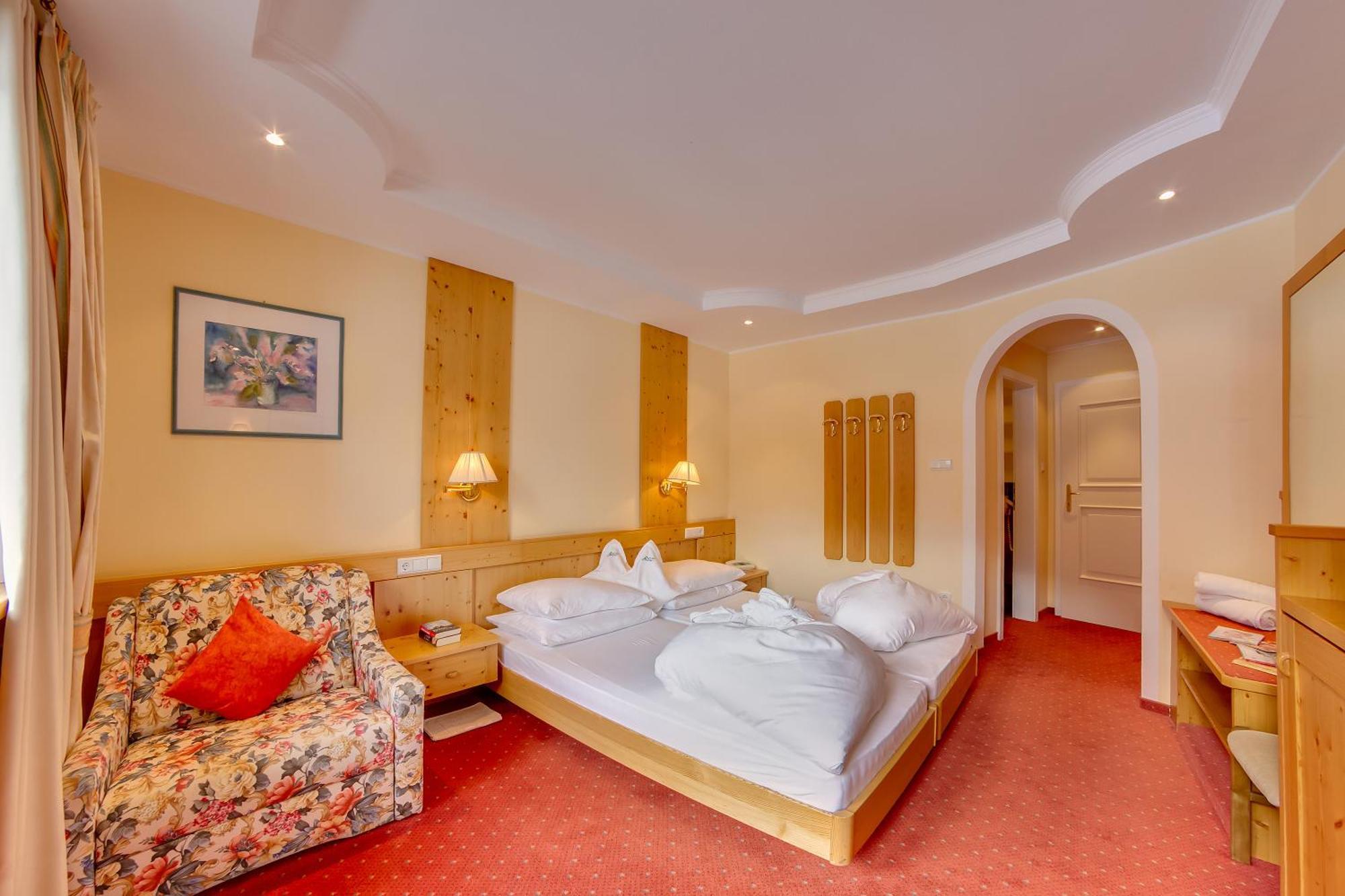 Standard Double or Twin Room Balcony