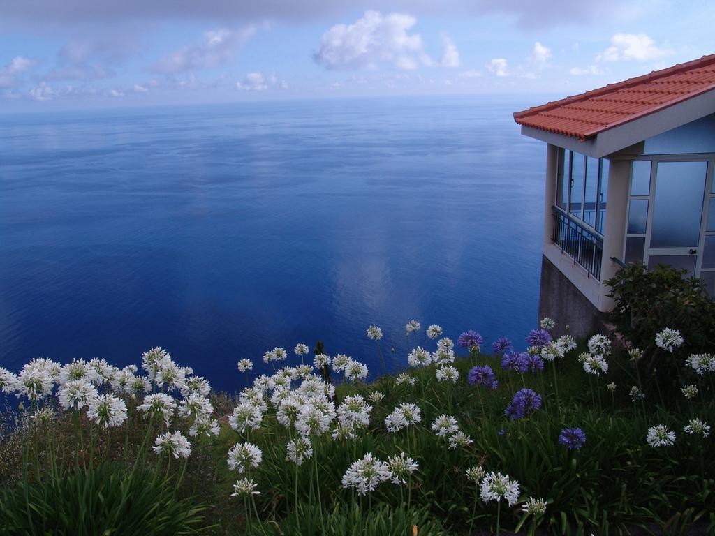 Bangalô com Terraço e Vista do Mar