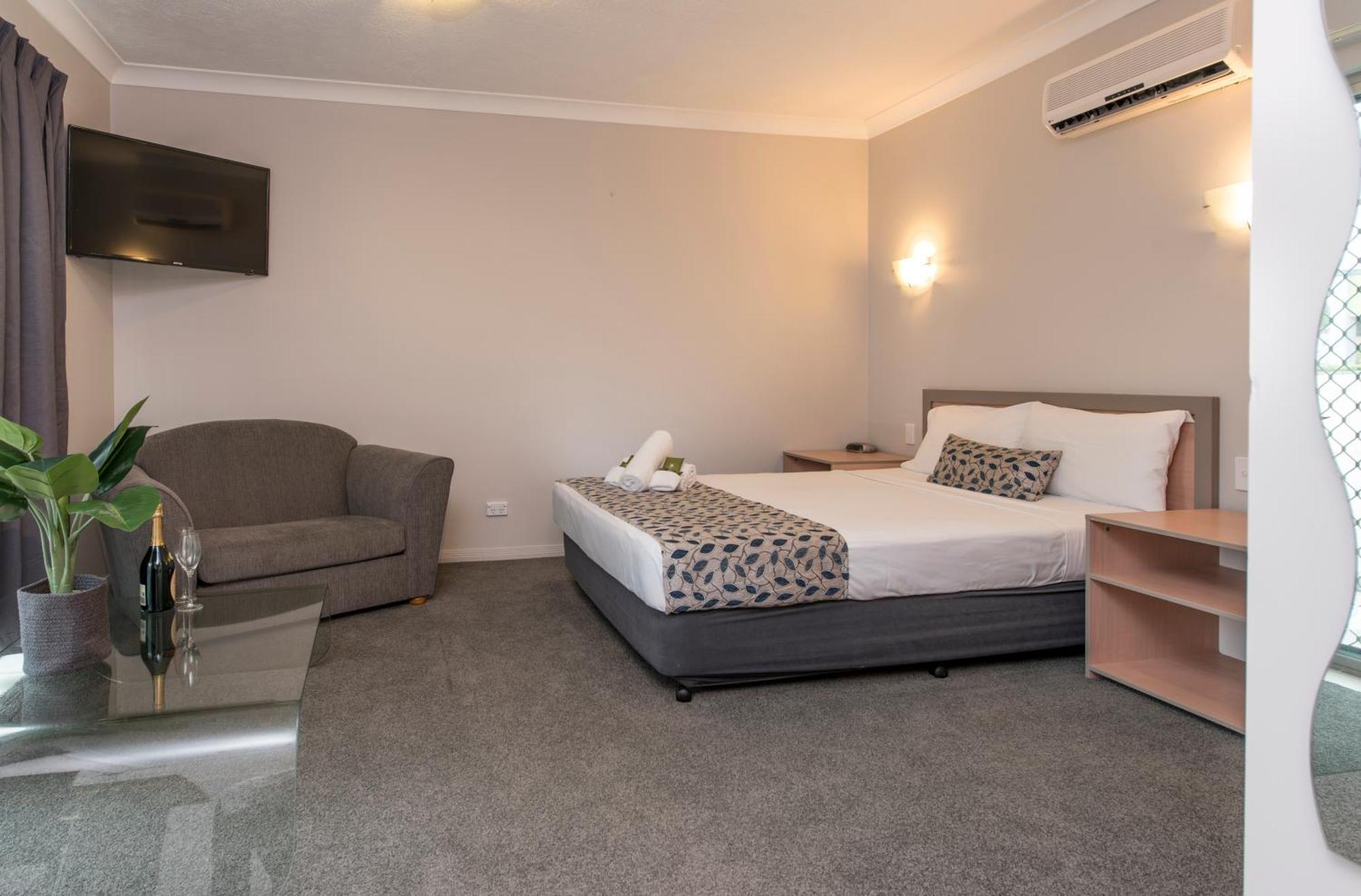 Deluxe Queen Room