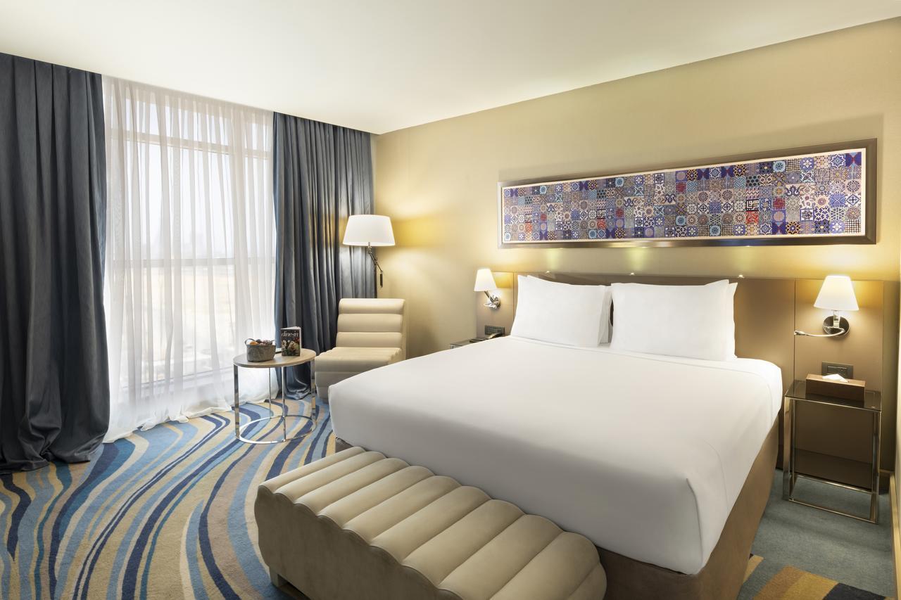 Junior Suite with Lounge Access