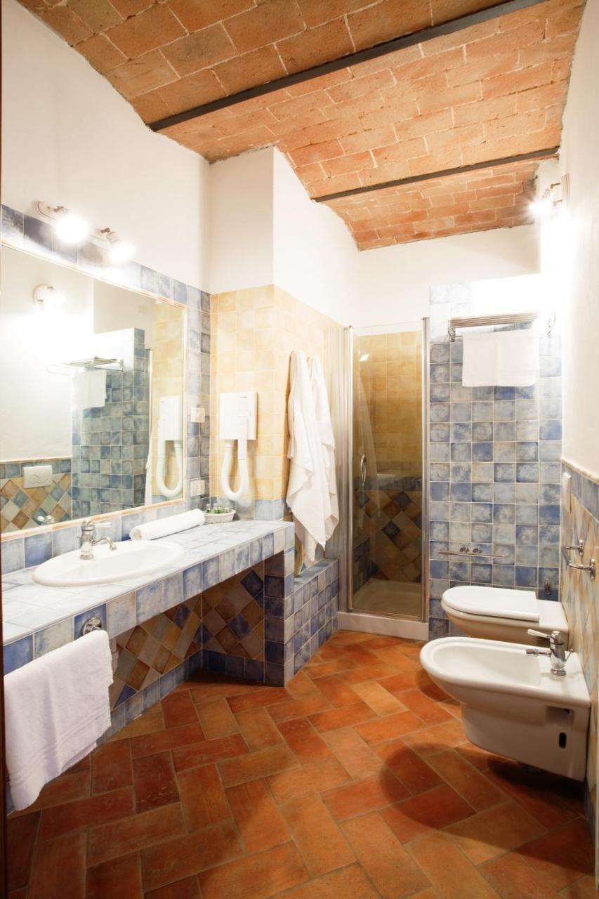 One-Bedroom Apartment,1356908384:JPEG