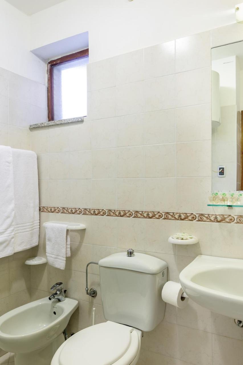 One-Bedroom Apartment,888523351:JPEG