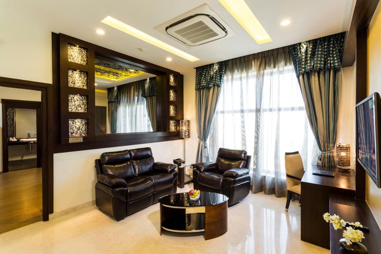 Deluxe Suite with One way Airport transfer,15% Discount on Food and Soft Beverage and Spa