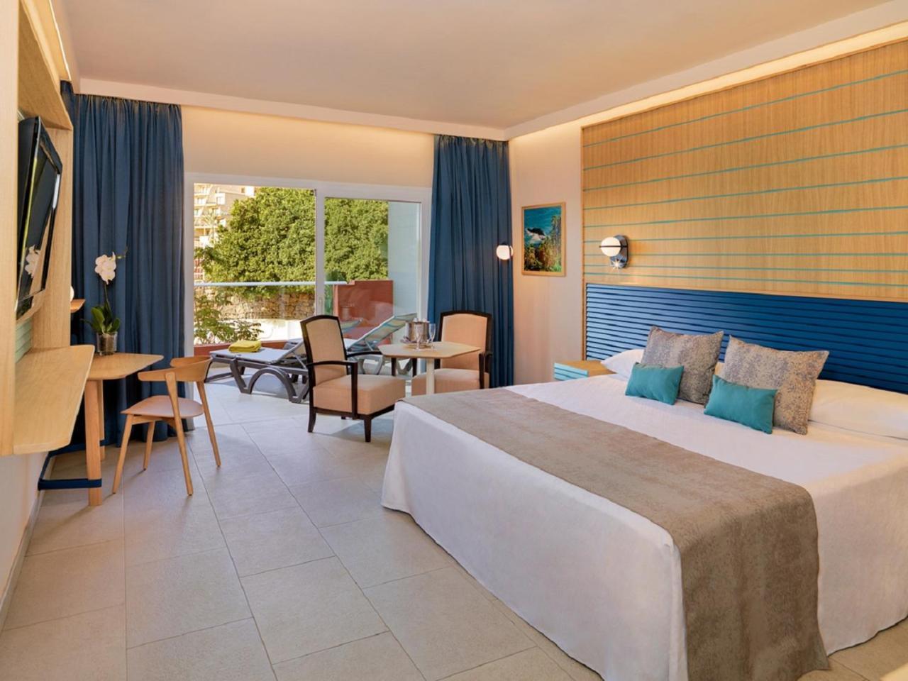Standard Double or Twin Room,942261868:JPEG