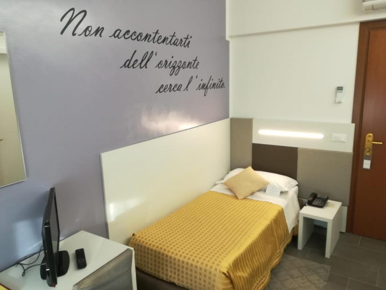 Single Room,768957133:JPEG