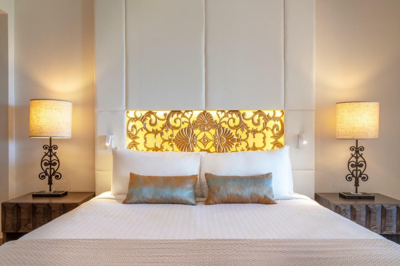 Premium Luxury Junior Suite 1 King Ocean view Balcony