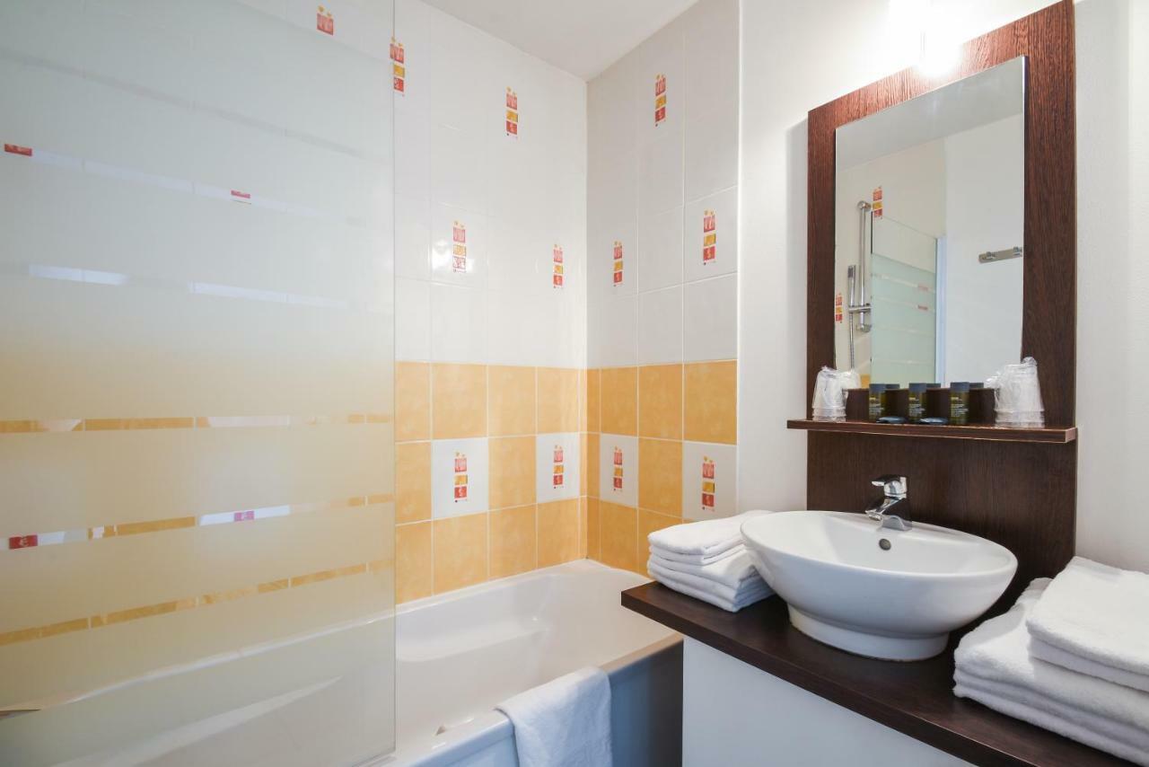 One-Bedroom Apartment,789910173:JPEG