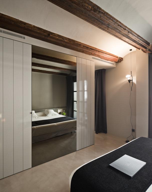 Quarto com Cama de Casal ou 2 de Solteiro