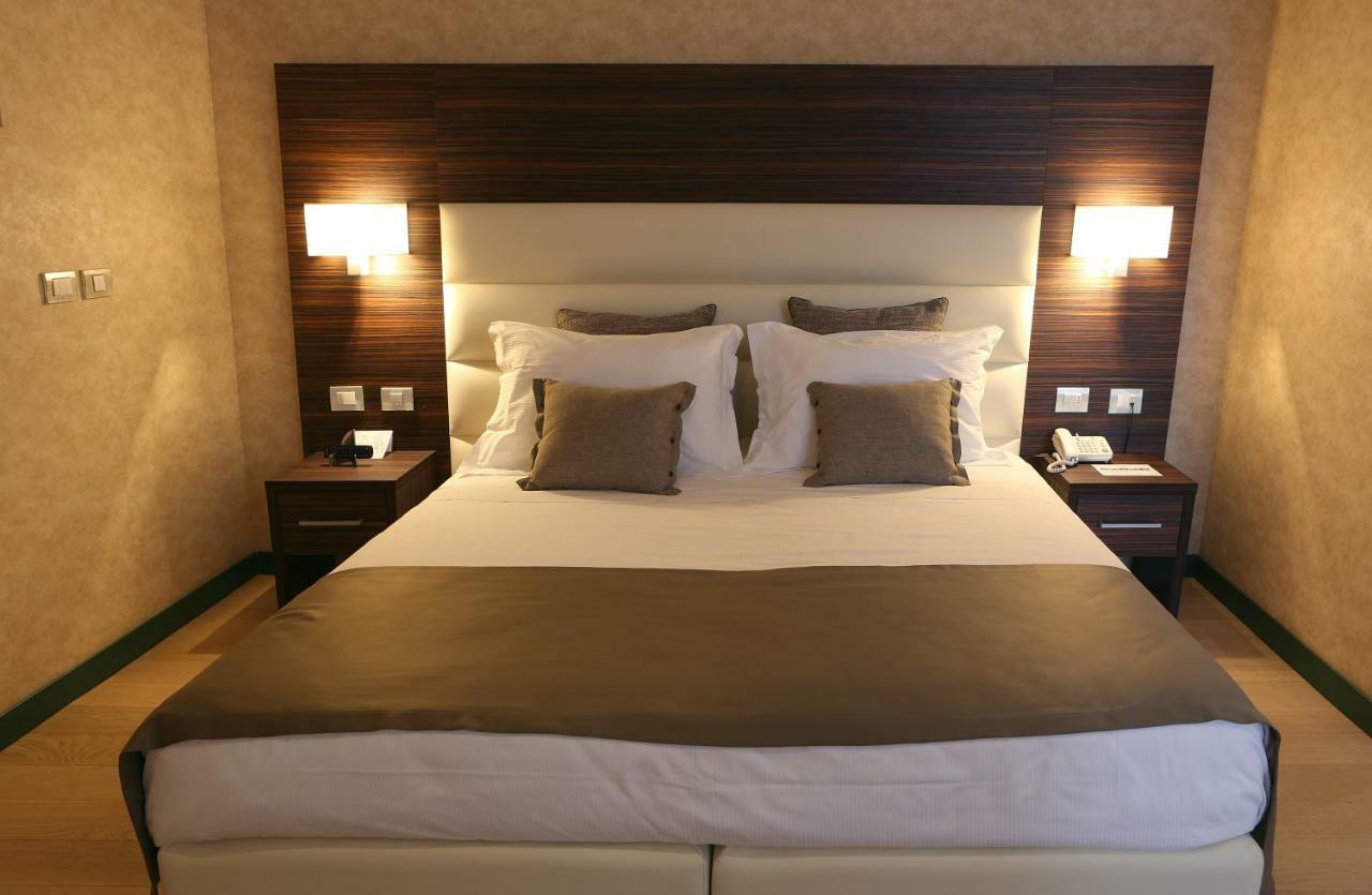 Single Room,812850387:JPEG