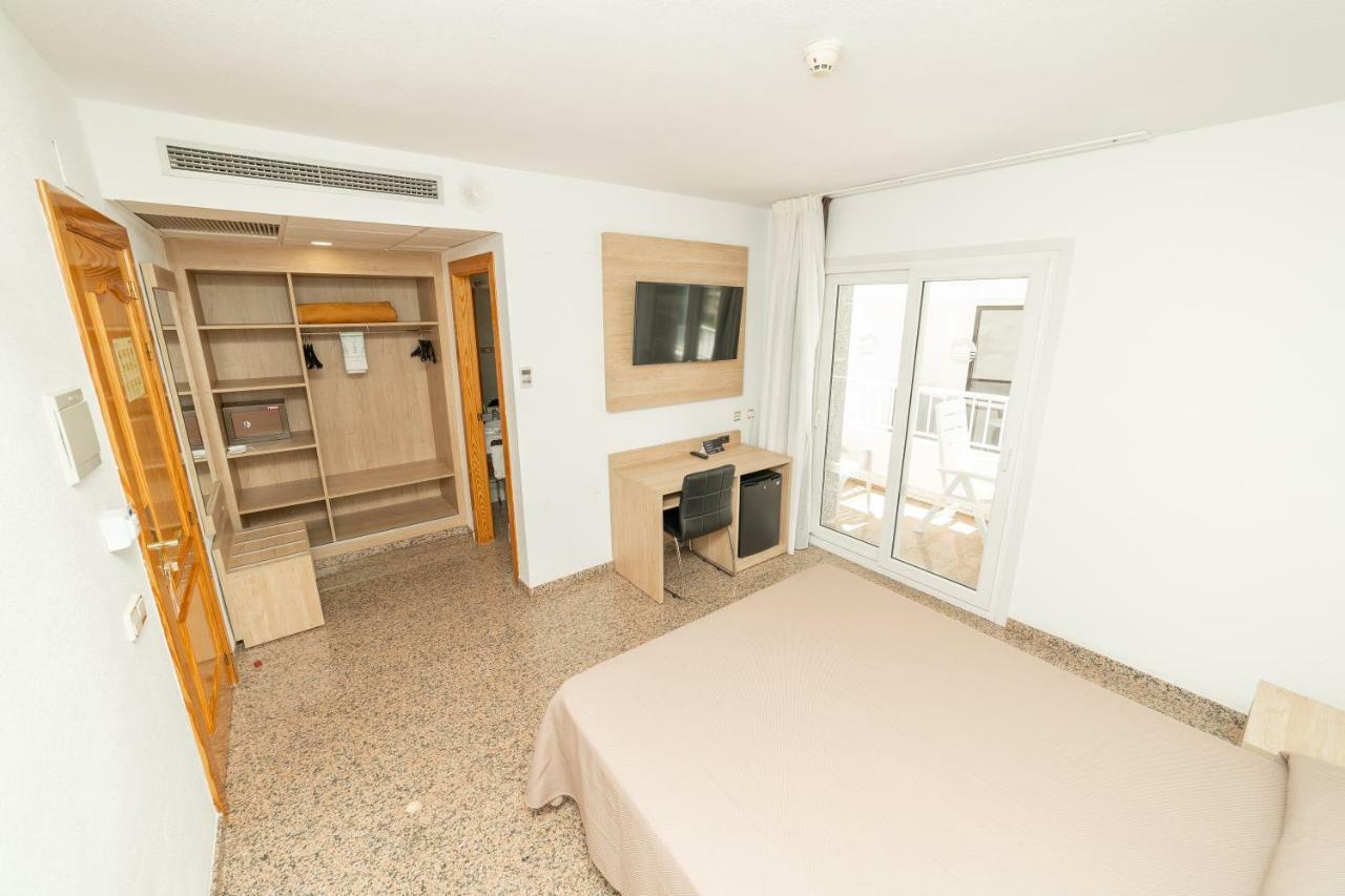 Double or Twin Room Side Sea View
