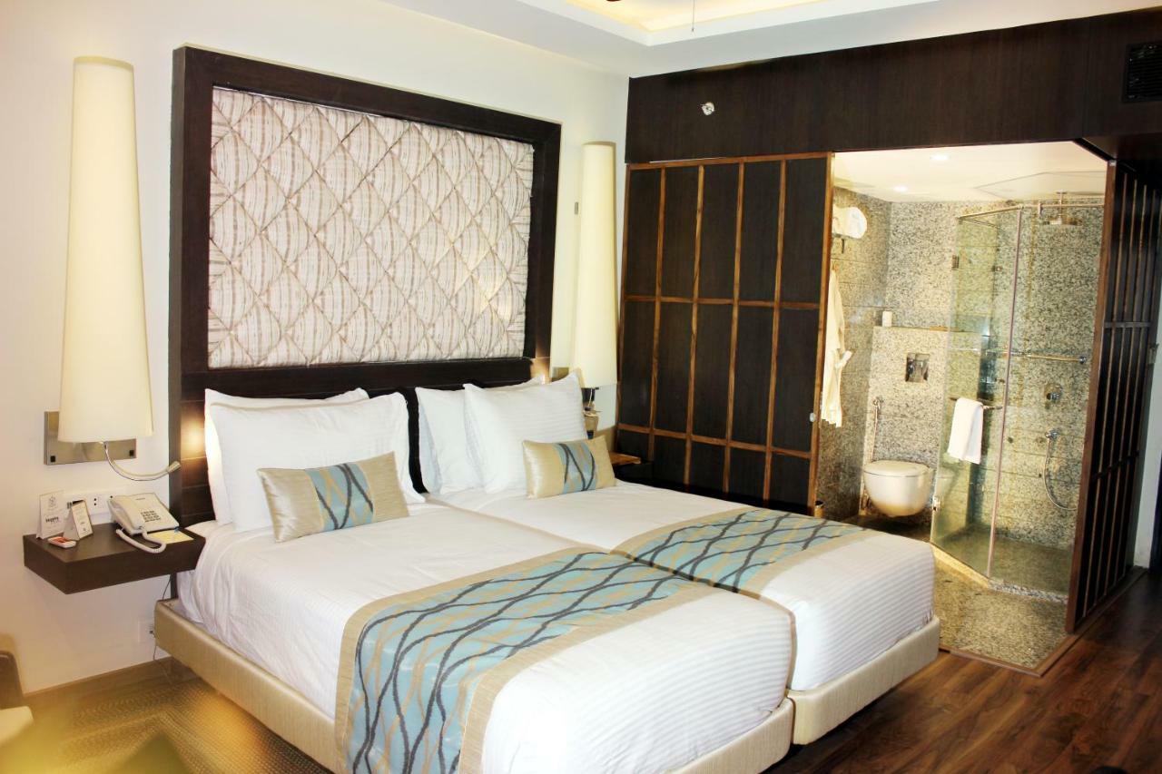 Deluxe Room Twin Bed City View