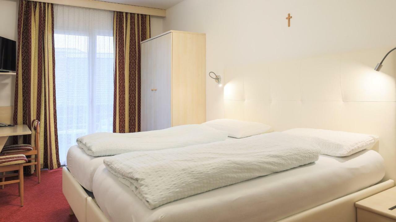Economy Double or Twin Room,1772913306:JPEG