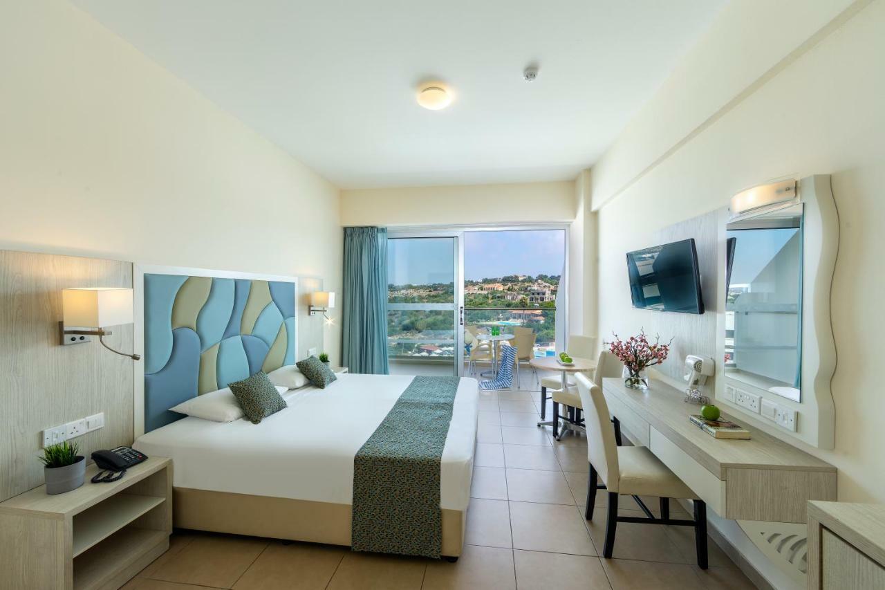 Double or Twin Room Inland View
