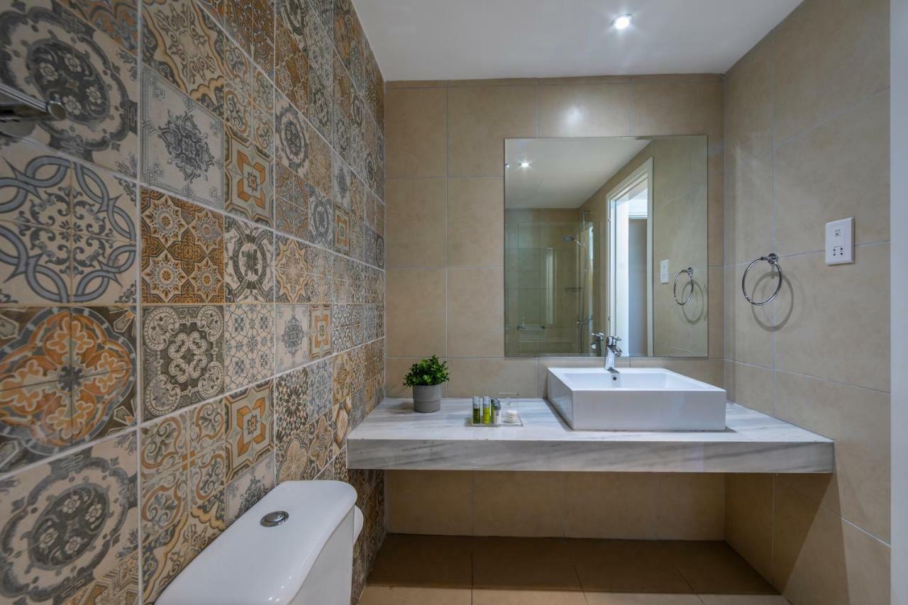 Double or Twin Room Inland View