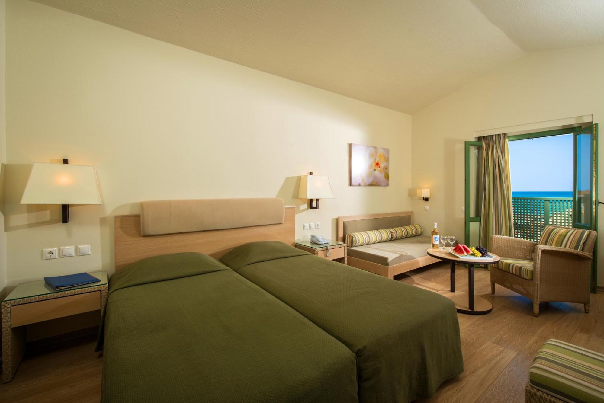 Double or Twin Room Side Sea View