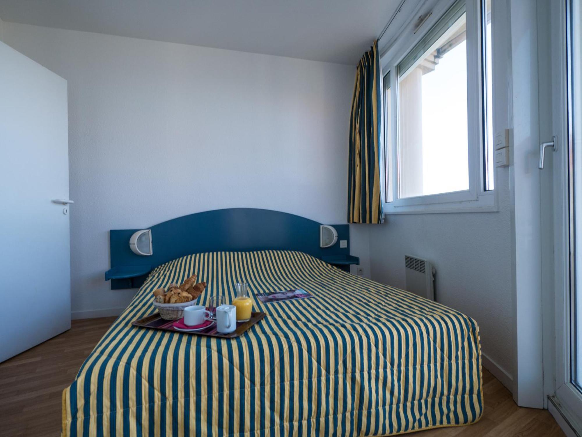 One-Bedroom Apartment,1215126292:JPEG