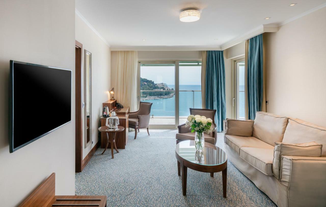 Deluxe Suite mit Terrasse und Meerblick