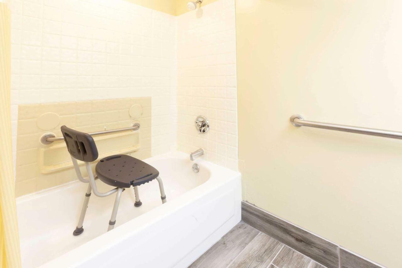 King Room with Spa Bath
