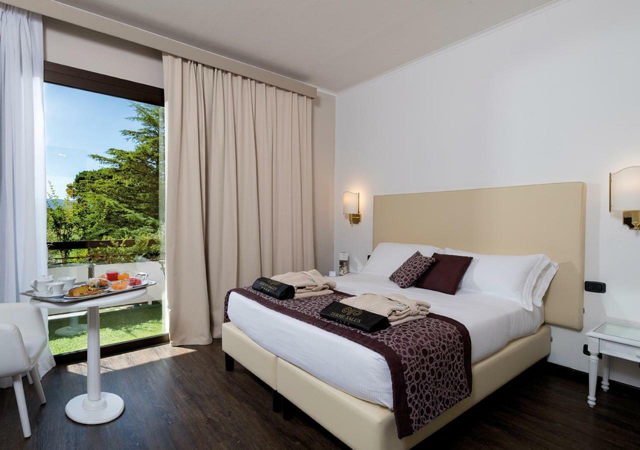 Deluxe Double Room Spa Access Pool View,846933260:JPEG