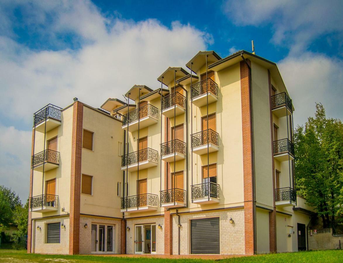 One-Bedroom Apartment,909162547:JPEG
