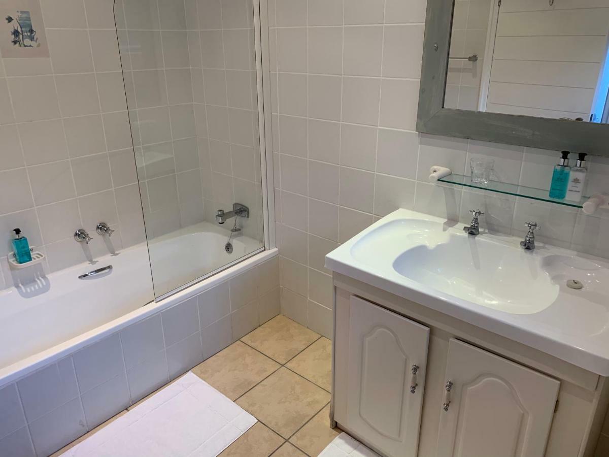Quarto Comfort com 2 Camas de Solteiro