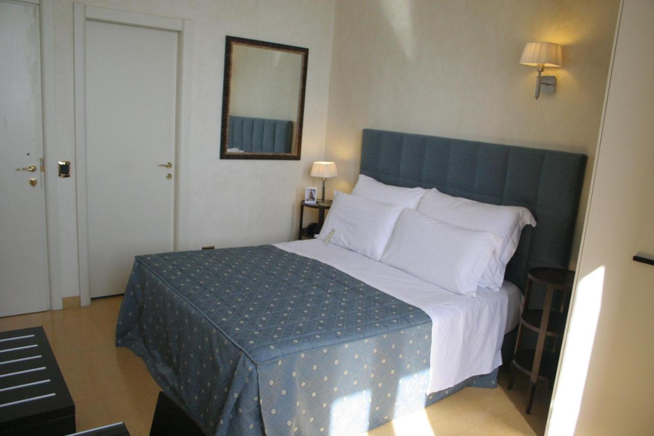 Double or Twin Room Sea View