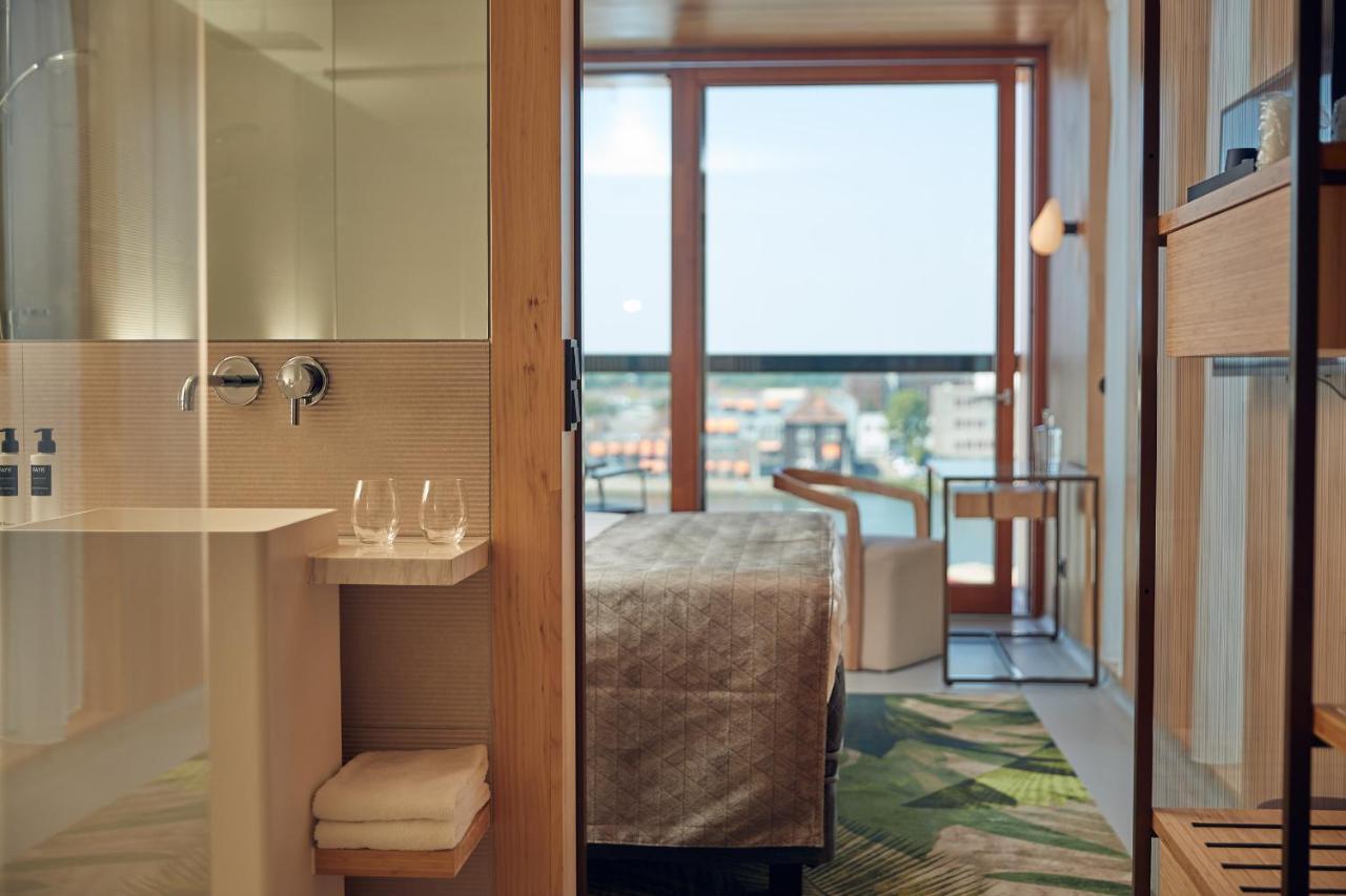 Superior Room Bath Shower & Balcony,1457910553:JPEG