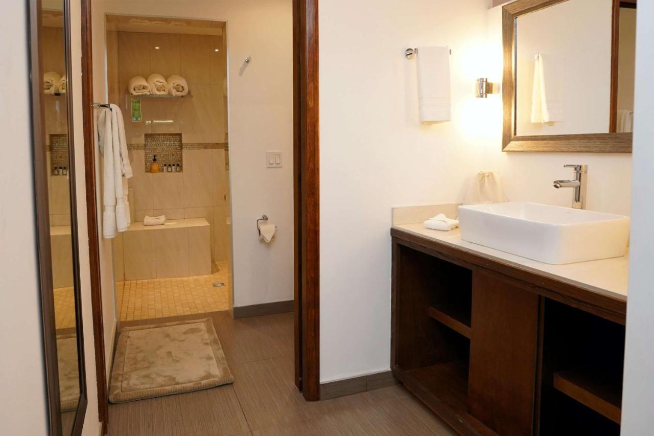 Junior King Suite Non-Smoking