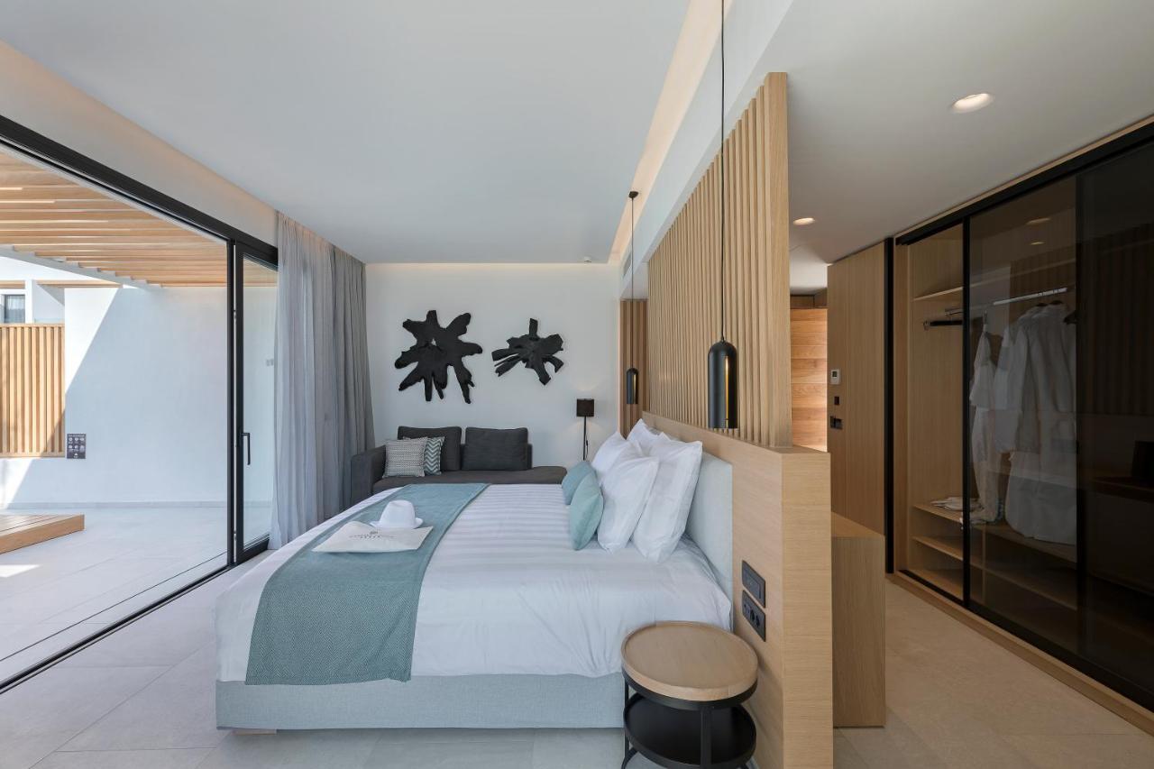Premium Swim Up Suite