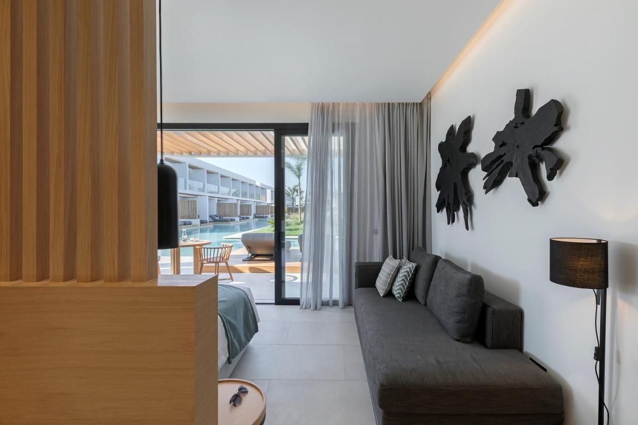 Premium Swim Up Suite