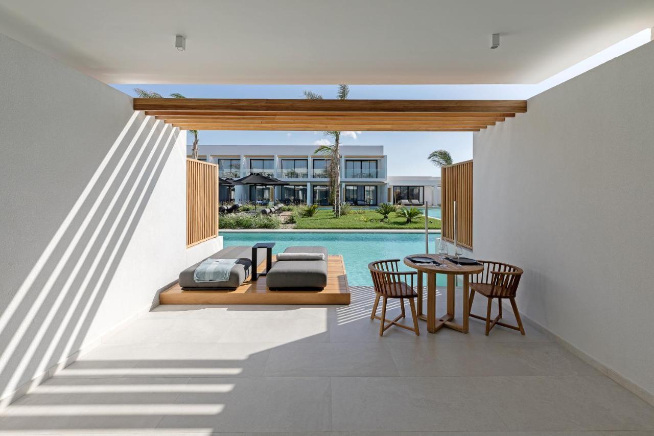 Superior Swim up Suite