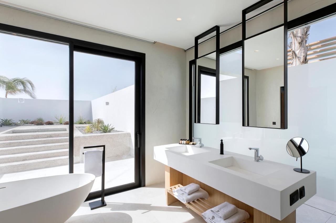 Premium Swim Up Suite