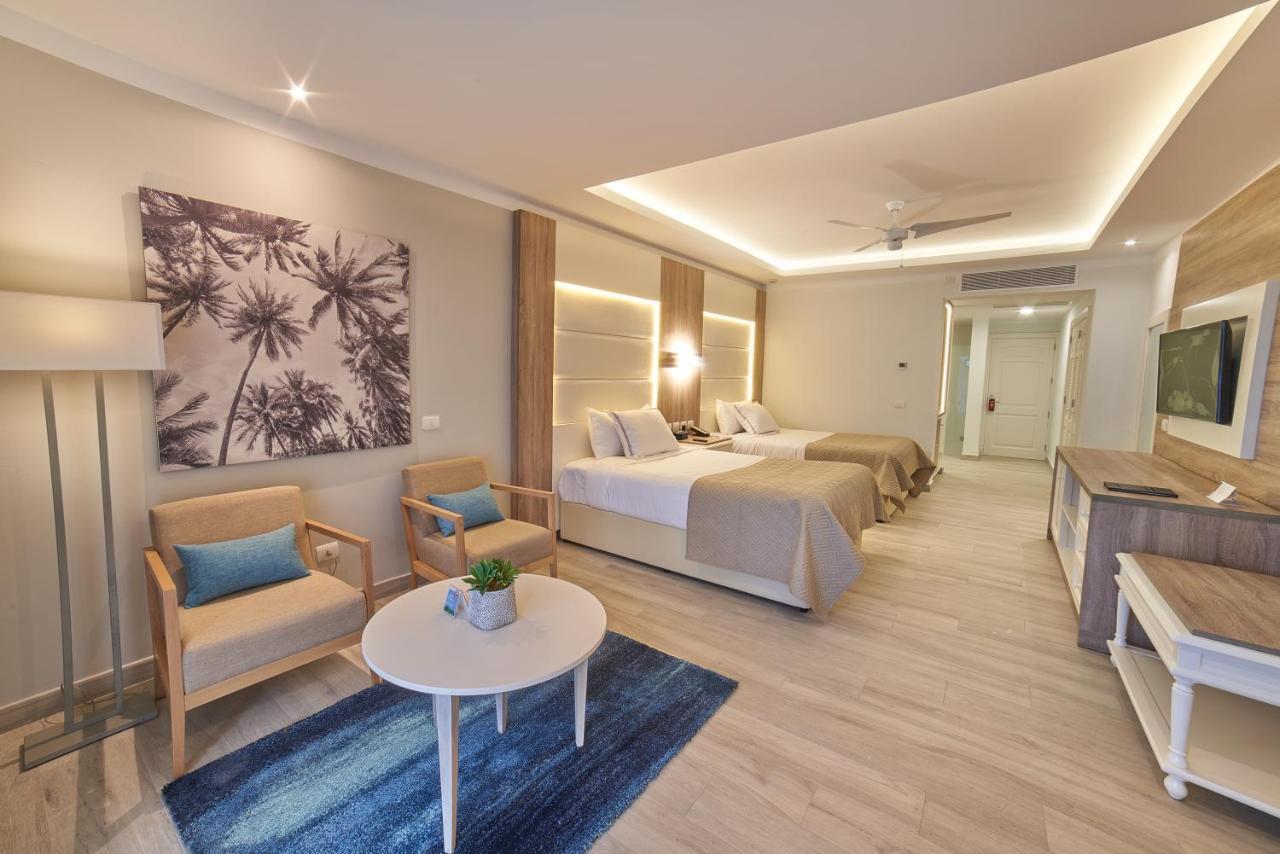 Deluxe Junior Suite,664807443:JPEG