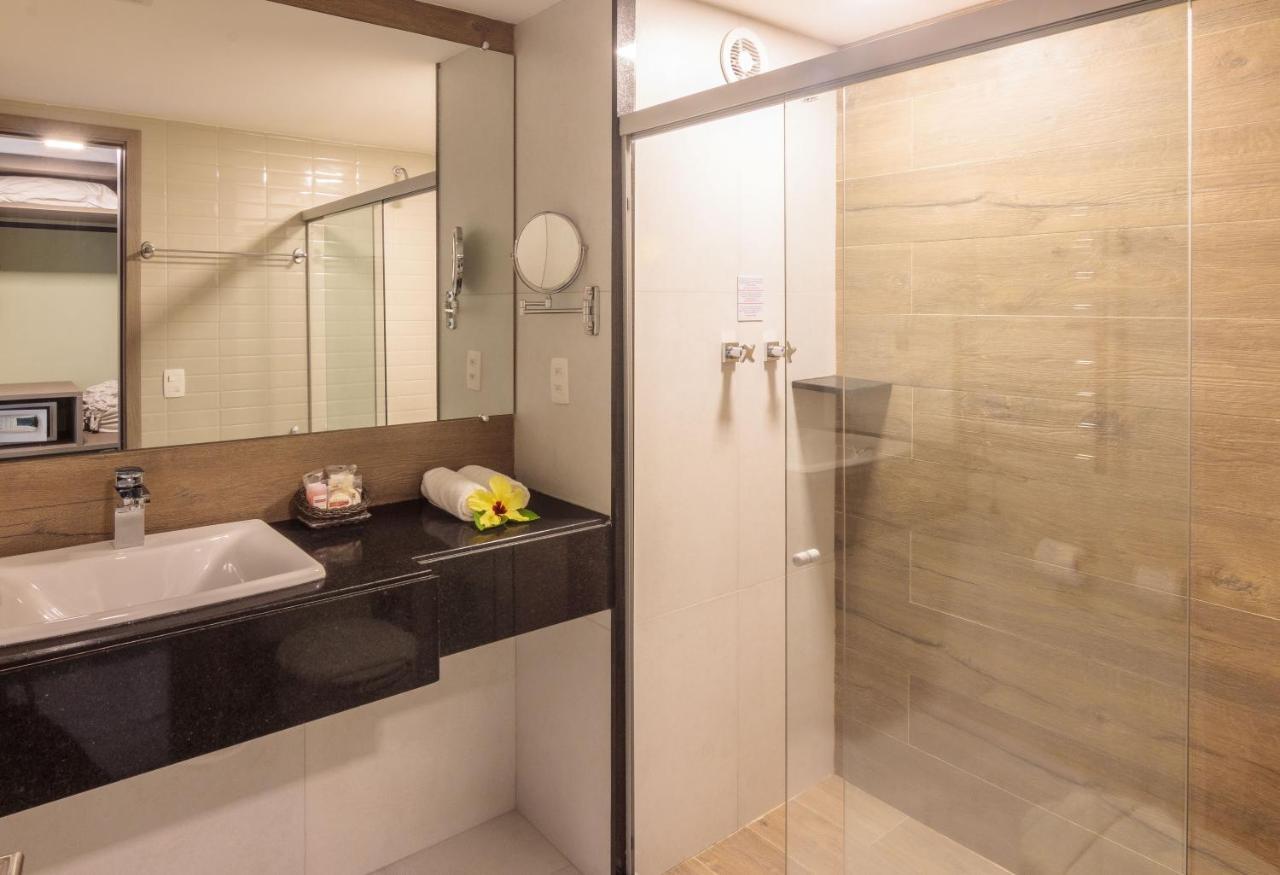 Quarto Duplo Superior (2 Adultos + 2 Crianças)
