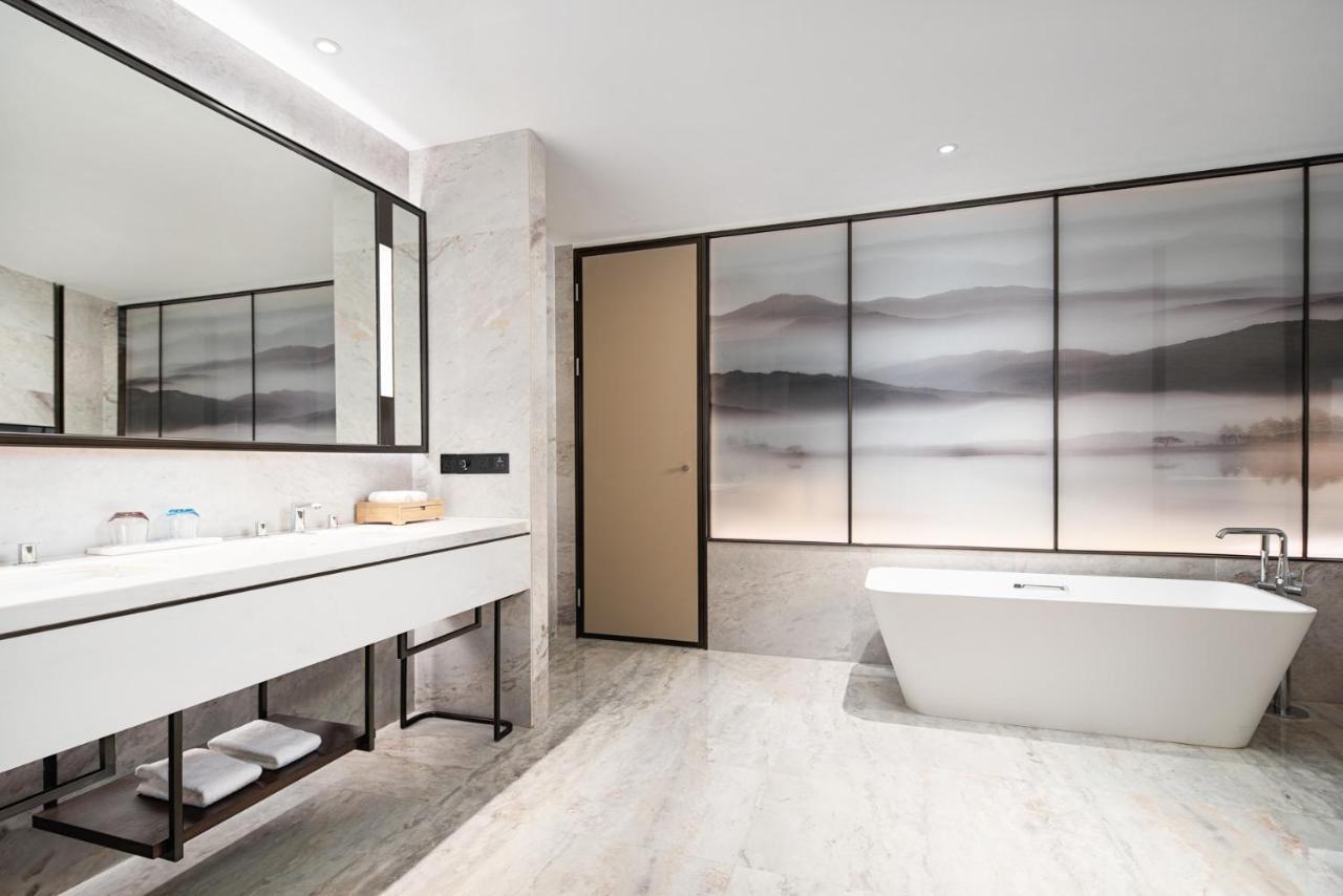 Business Class Suite