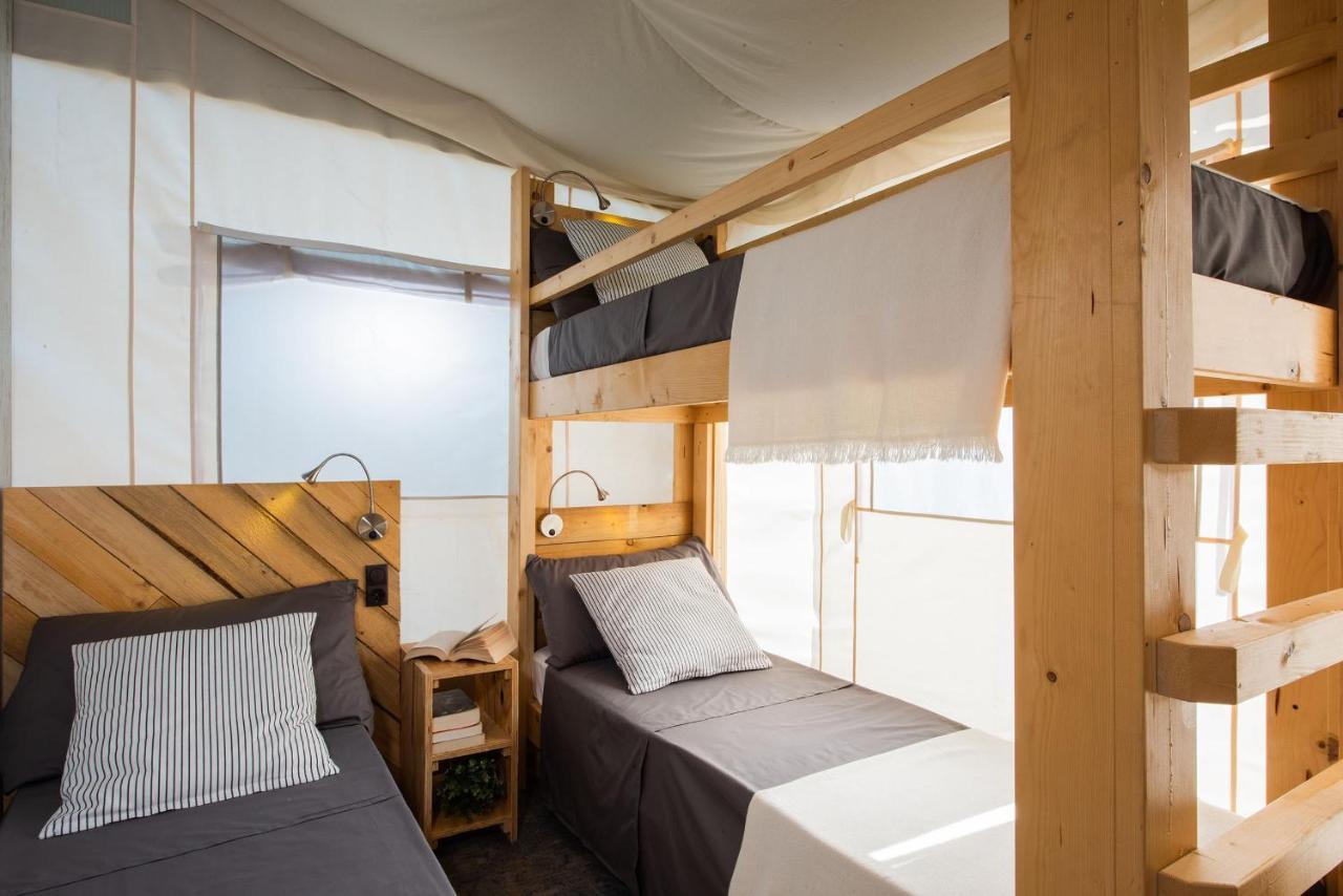 Tent,956293675:JPEG